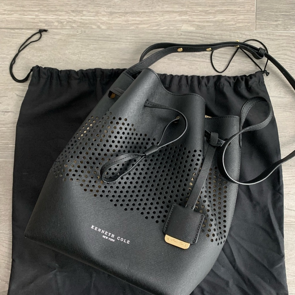 Kenneth Cole Vintage Black Laser Cut Drawstring Bucket Bag Shoulder Purse - Picture 2 of 13